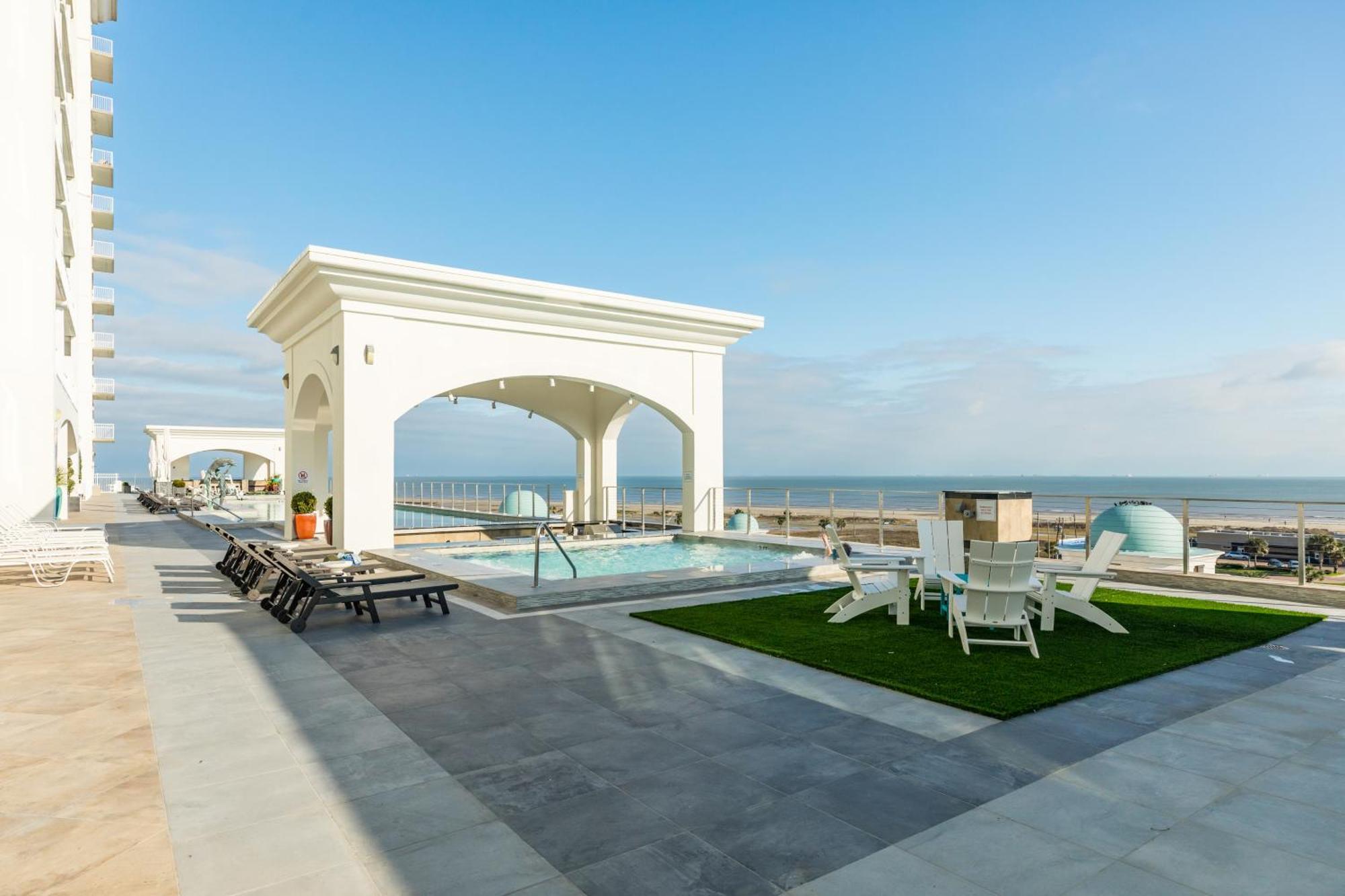 Emerald By The Sea Retreat Galveston Room photo