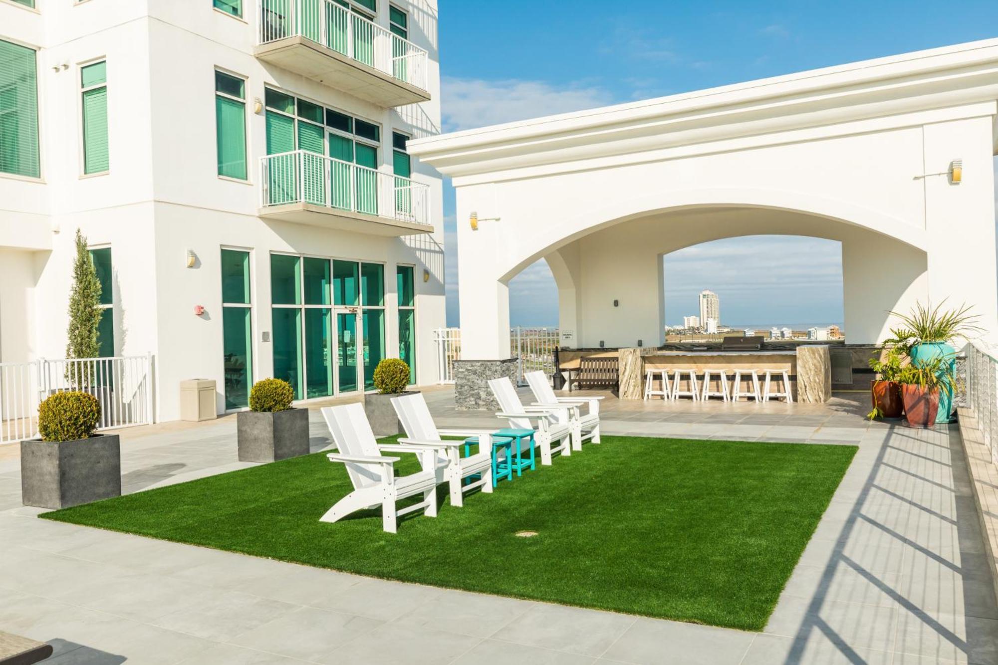 Emerald By The Sea Retreat Galveston Room photo