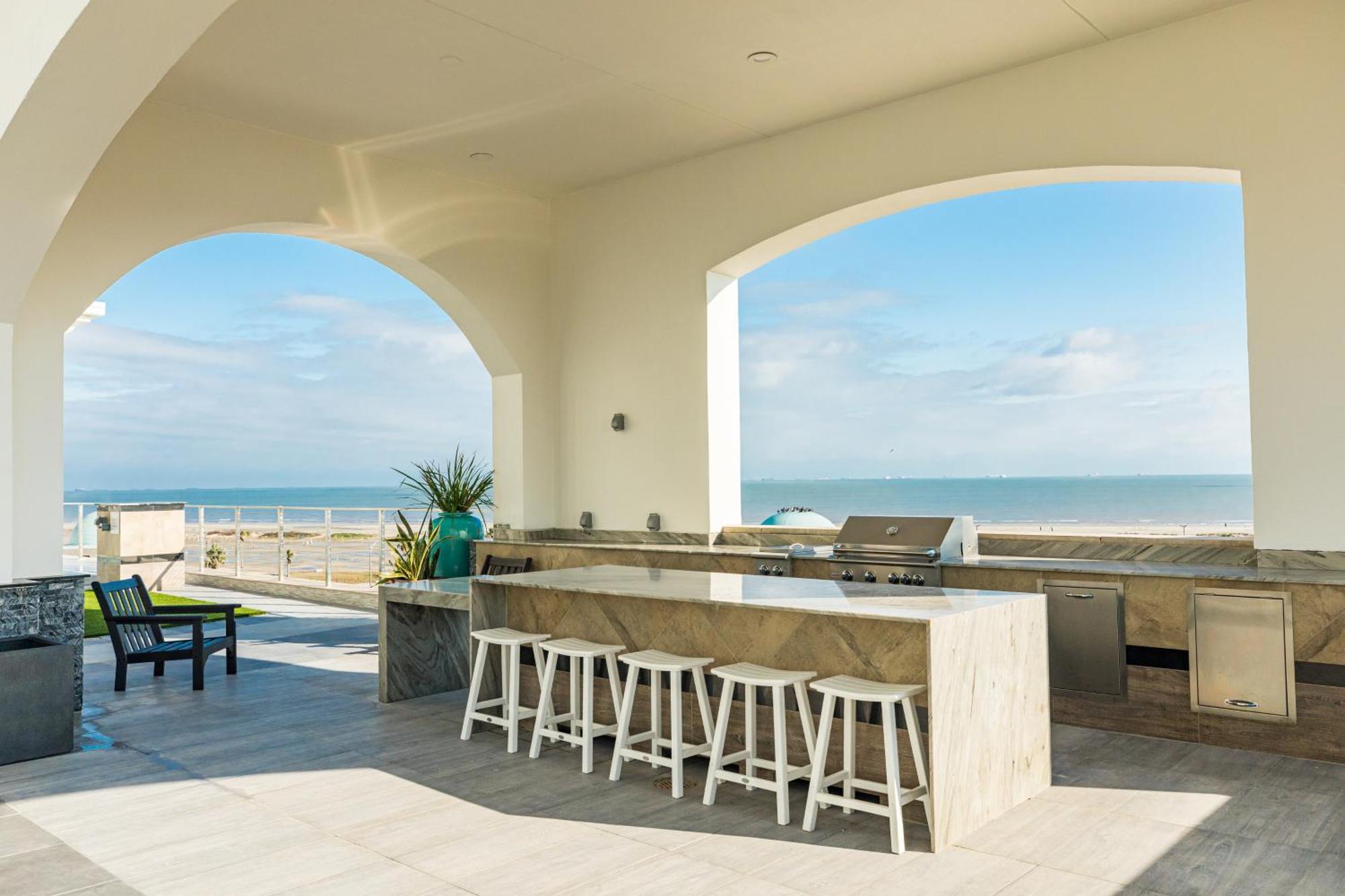 Emerald By The Sea Retreat Galveston Room photo