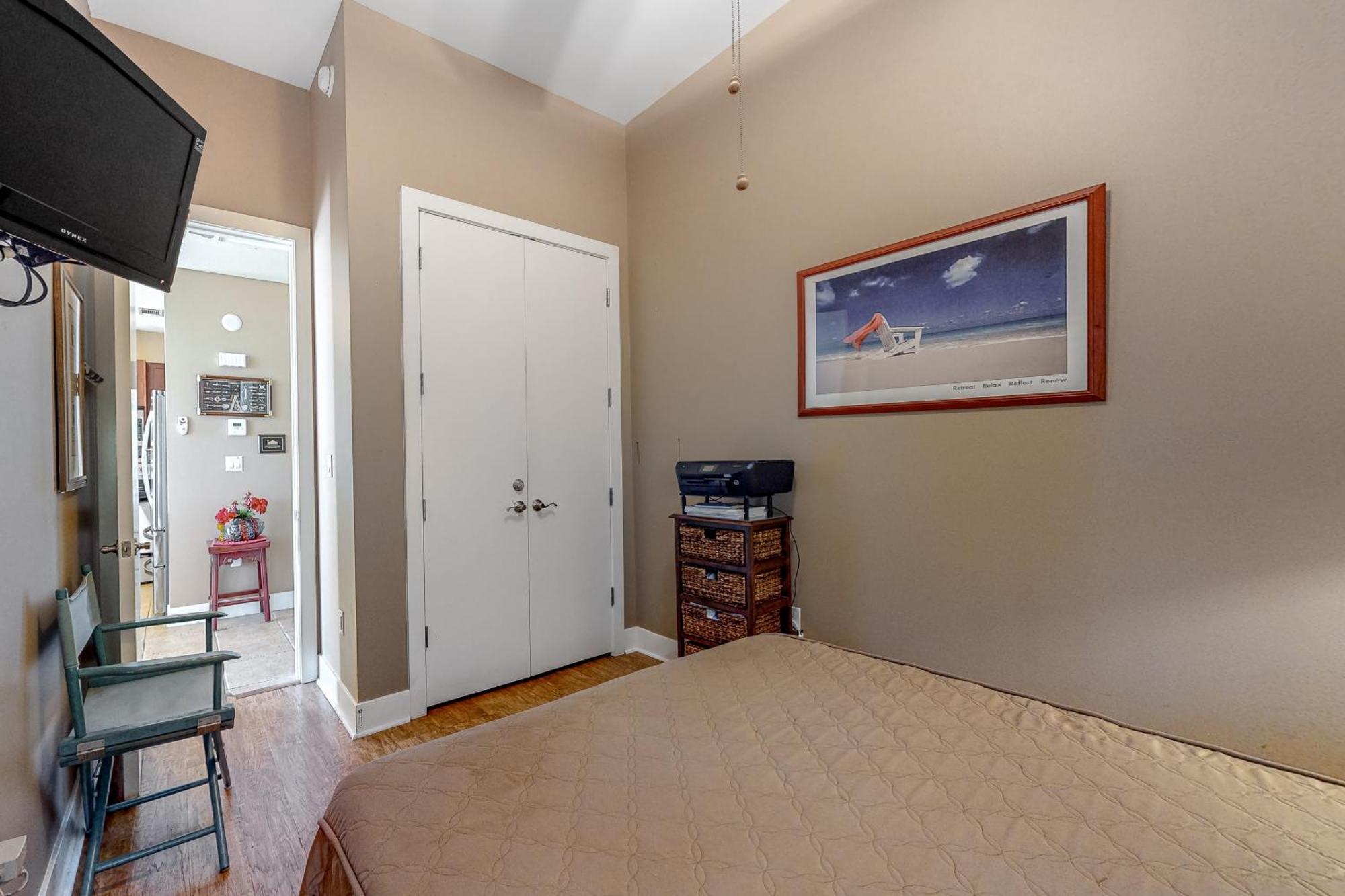 Emerald By The Sea Retreat Galveston Room photo