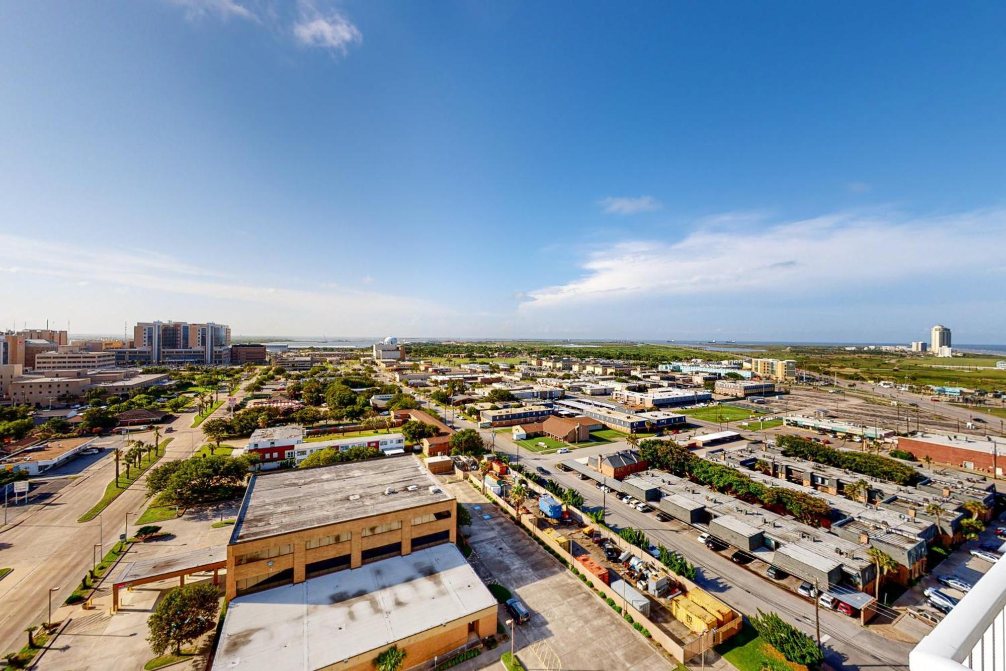 Emerald By The Sea Retreat Galveston Room photo