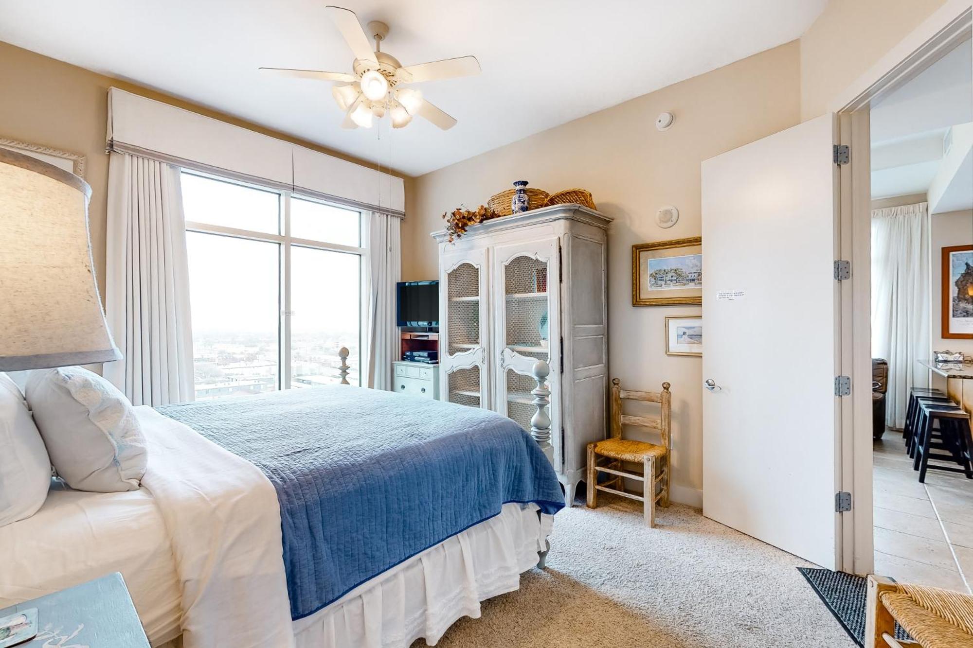 Emerald By The Sea Retreat Galveston Room photo