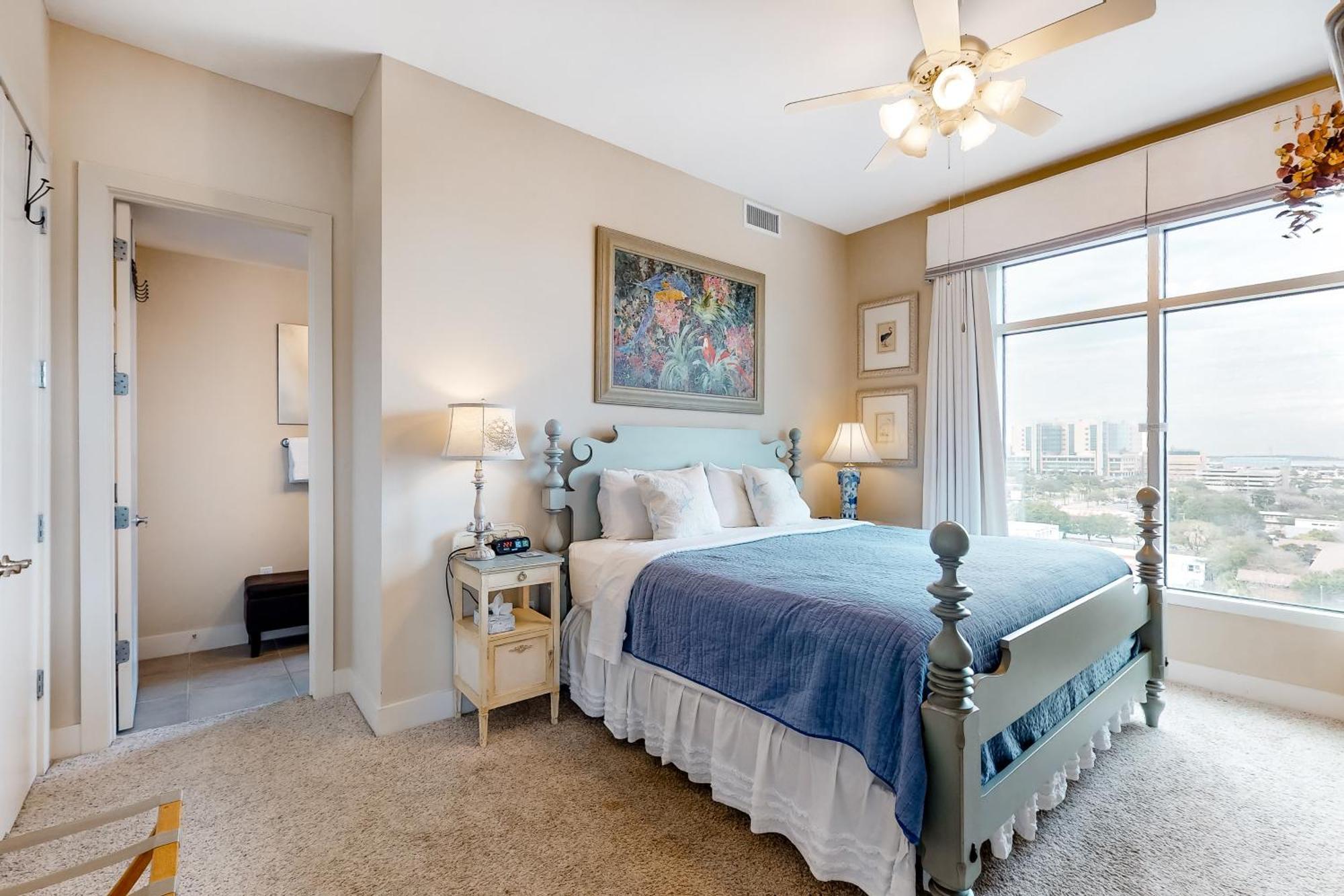 Emerald By The Sea Retreat Galveston Room photo